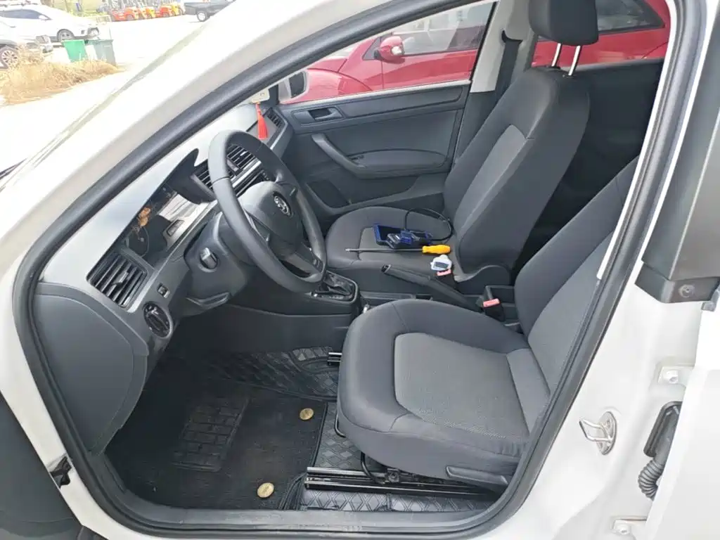 Skoda Rapid Spaceback — миниатюра 15