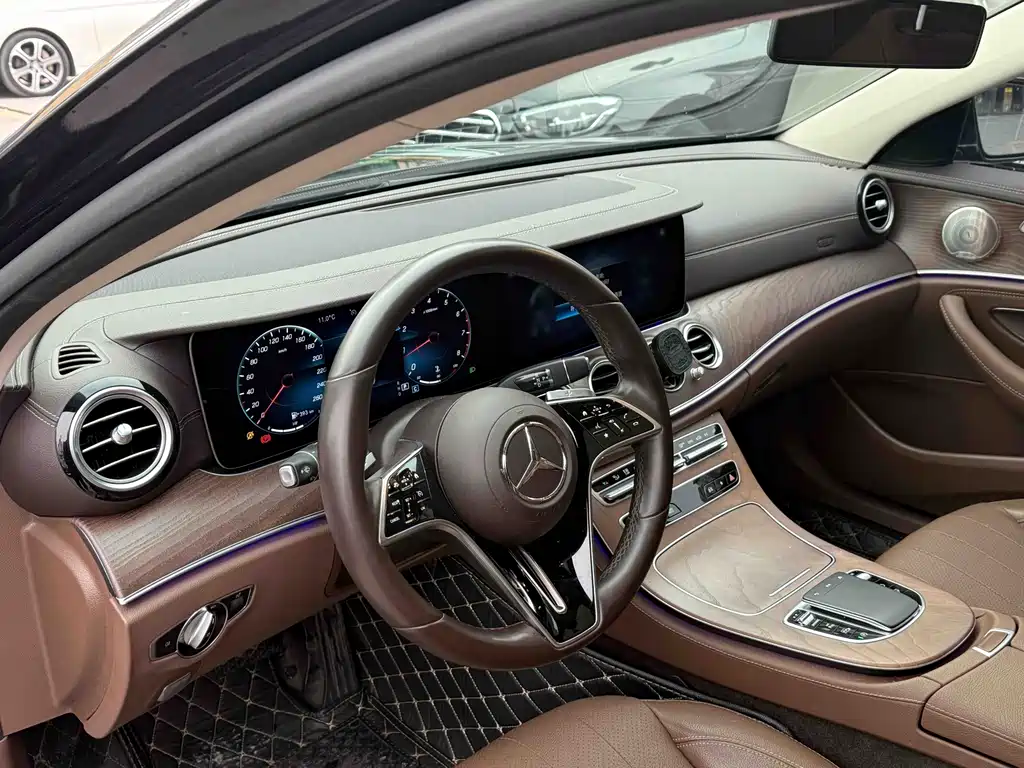 MERCEDES-BENZ E CLASS
