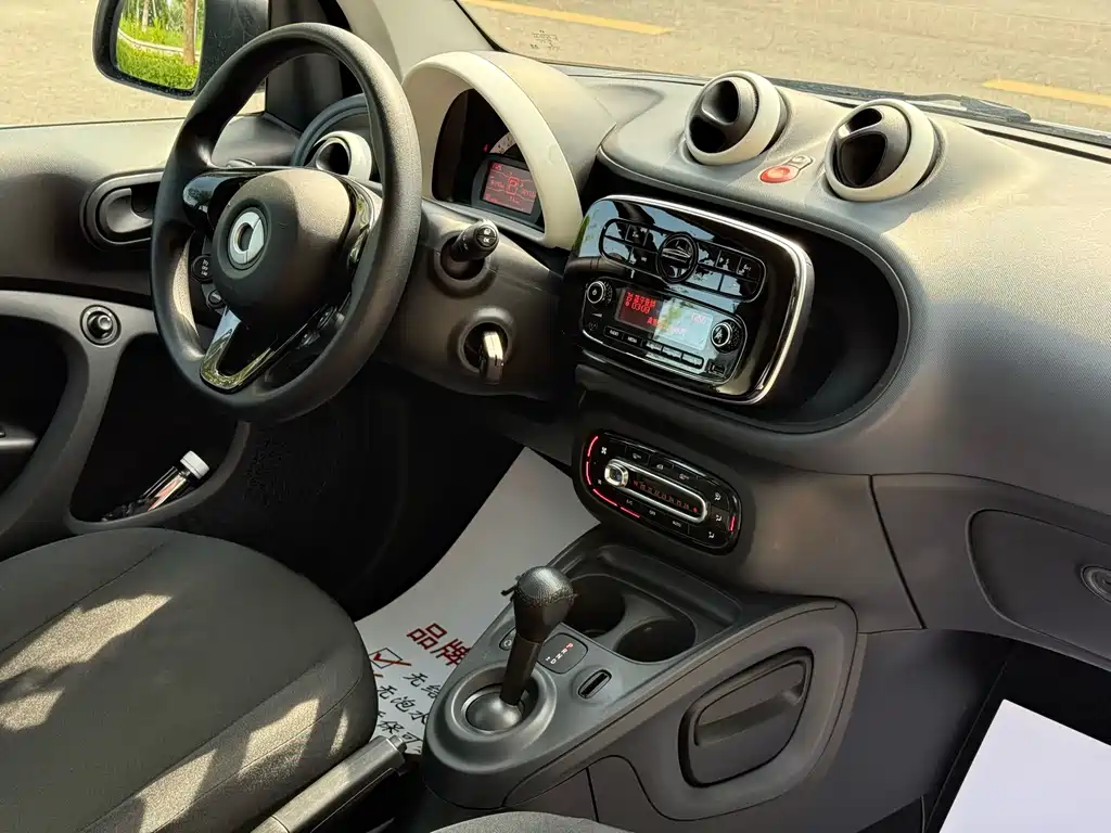 Smart fortwo 2018 1.0L 52 V