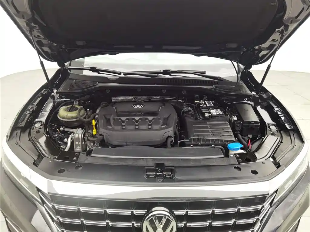 Volkswagen Passat 2019 330TSI Elite V