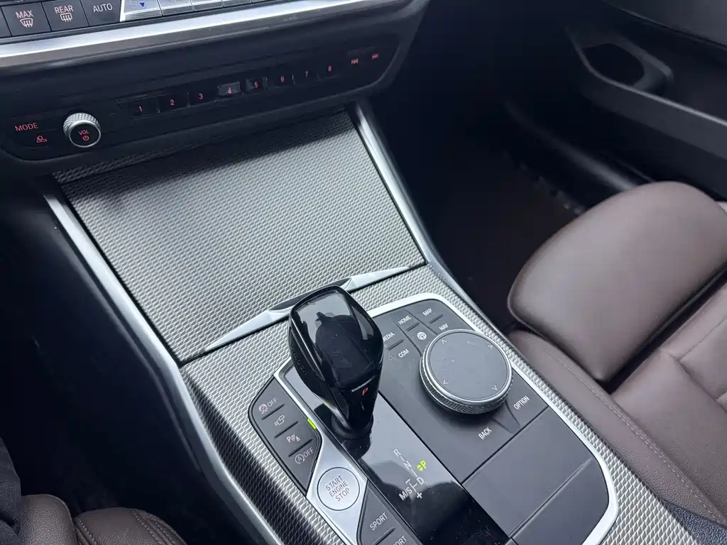 BMW 3 Series — миниатюра 7