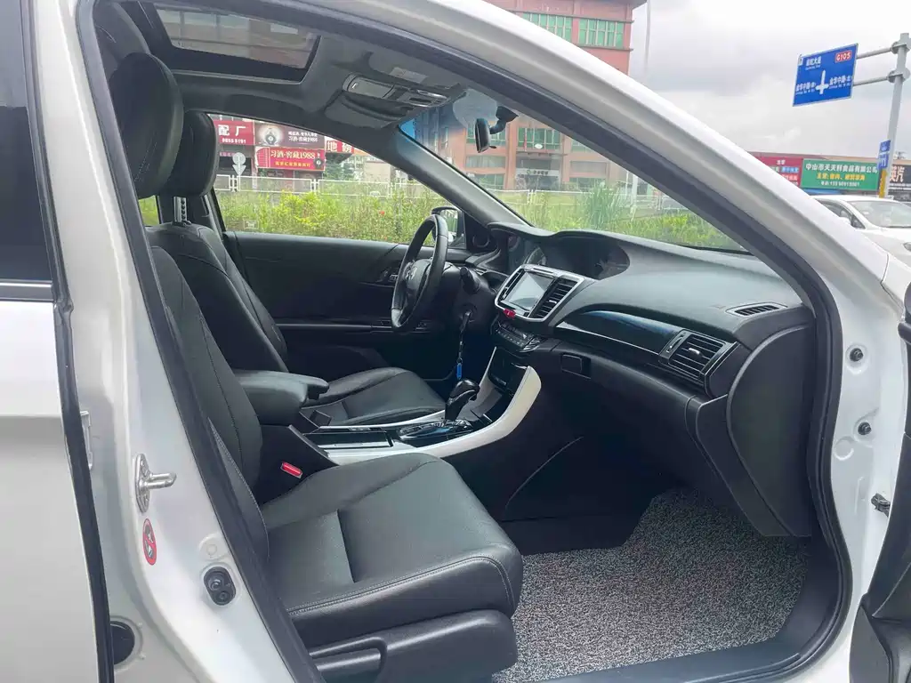 Honda Accord — миниатюра 7