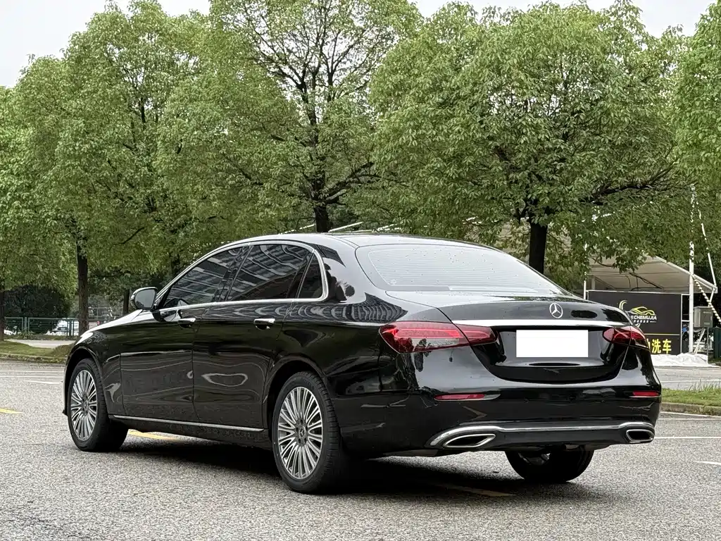 Mercedes-Benz E-Class — миниатюра 4