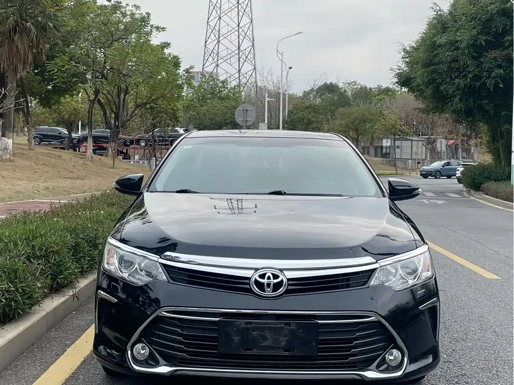 TOYOTA CAMRY