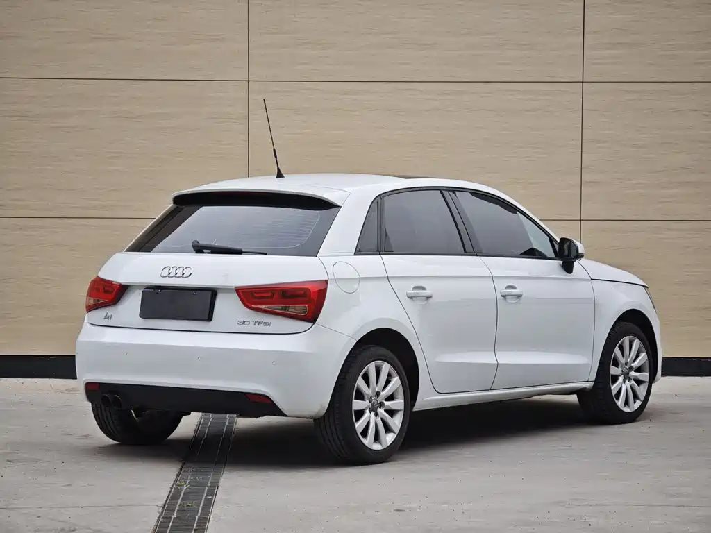 Audi A1 2014 30 TFSI Sportback Comfort