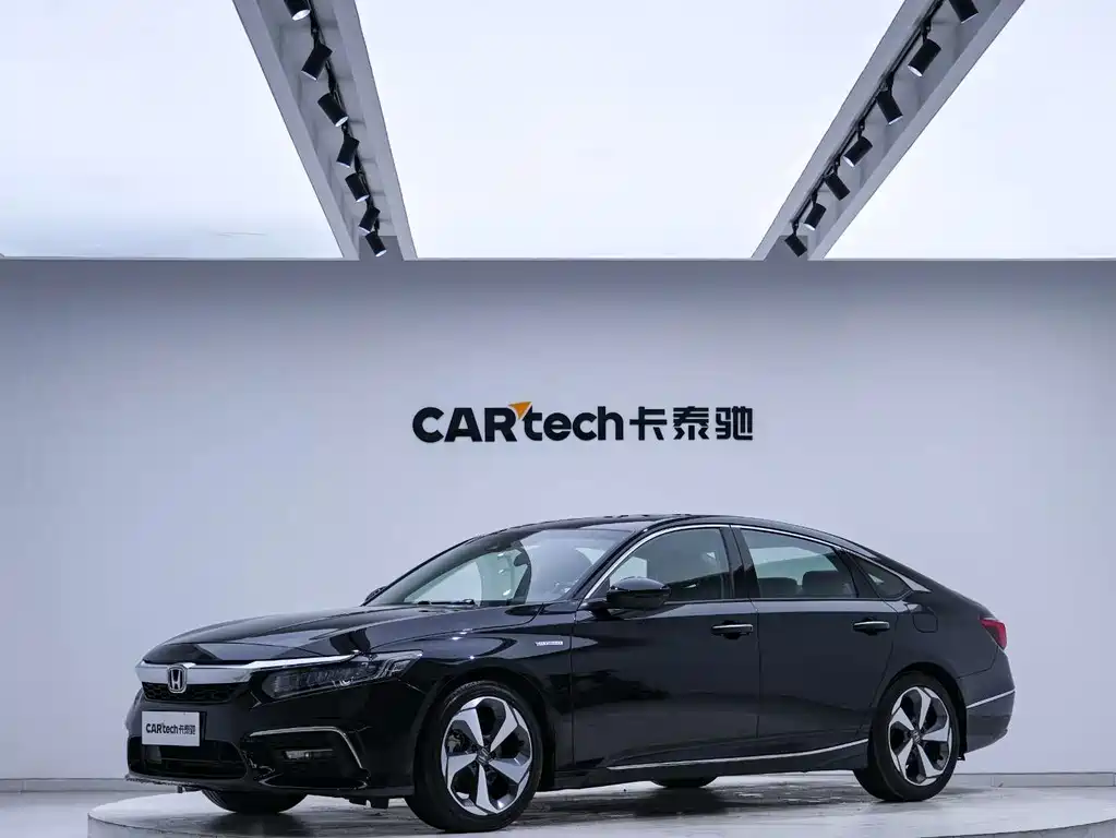 Honda Inspire 2019 Sharp Hybrid 2.0L Pure Fashion Edition China VI