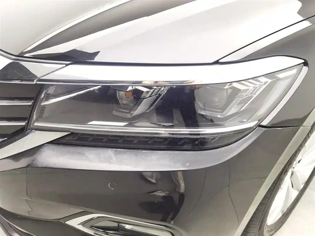 Volkswagen Passat 2019 330TSI Elite V