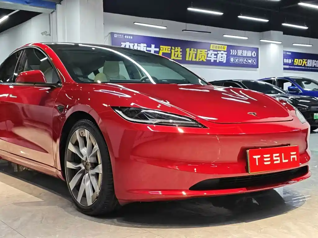 Tesla Model 3 — миниатюра 10
