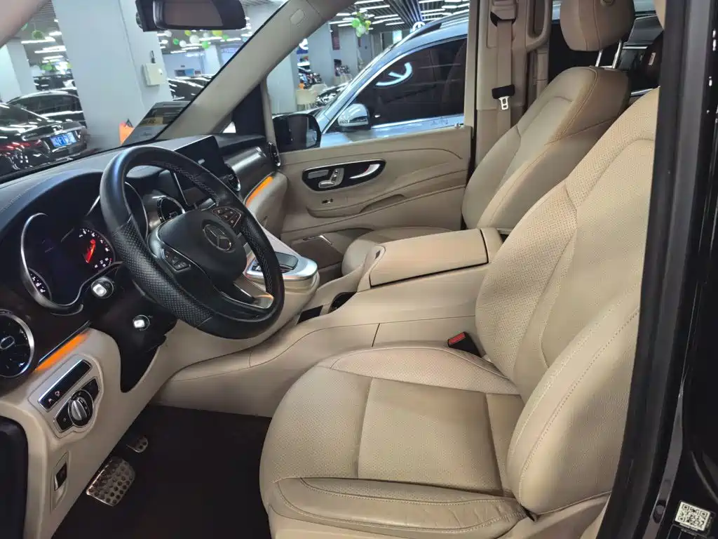 Mercedes-Benz V-Class — миниатюра 11