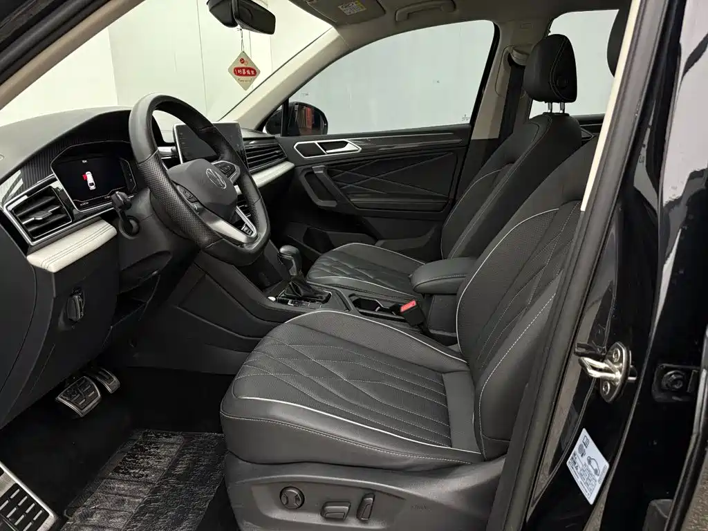 Volkswagen Tiguan L — миниатюра 10