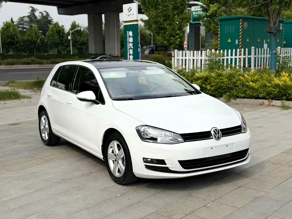 Volkswagen Golf 2016 1.6L AT Comfort