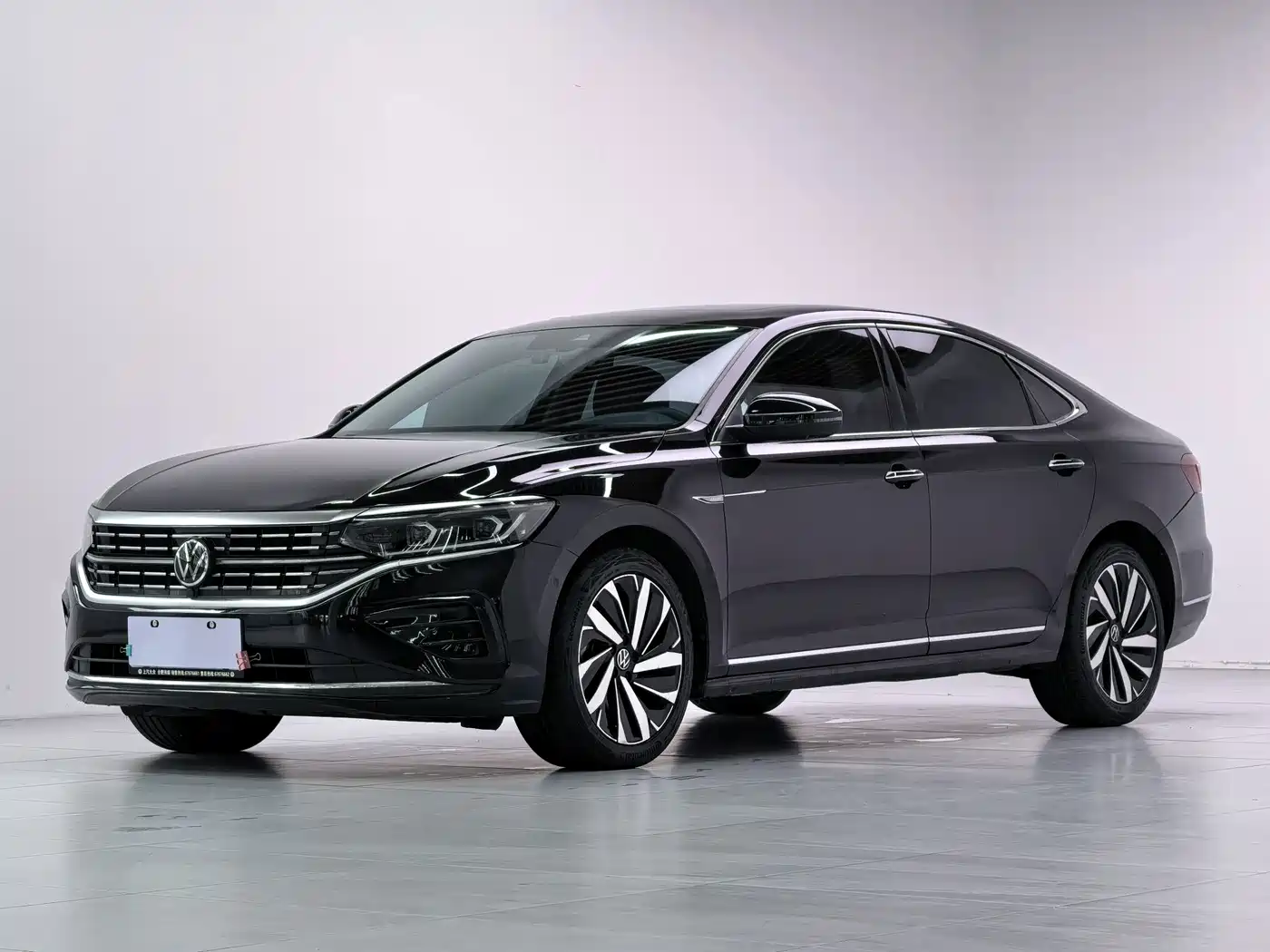 帕萨特 2025款 出众款 380TSI 龙耀版 2025