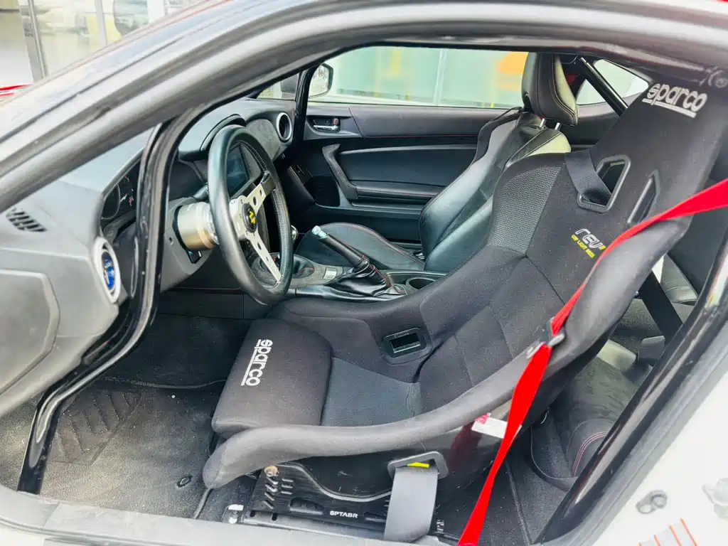 Subaru BRZ 2013 2.0i MT Luxury