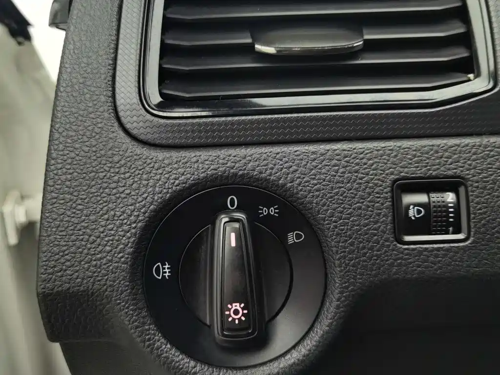 Volkswagen Santana — миниатюра 21