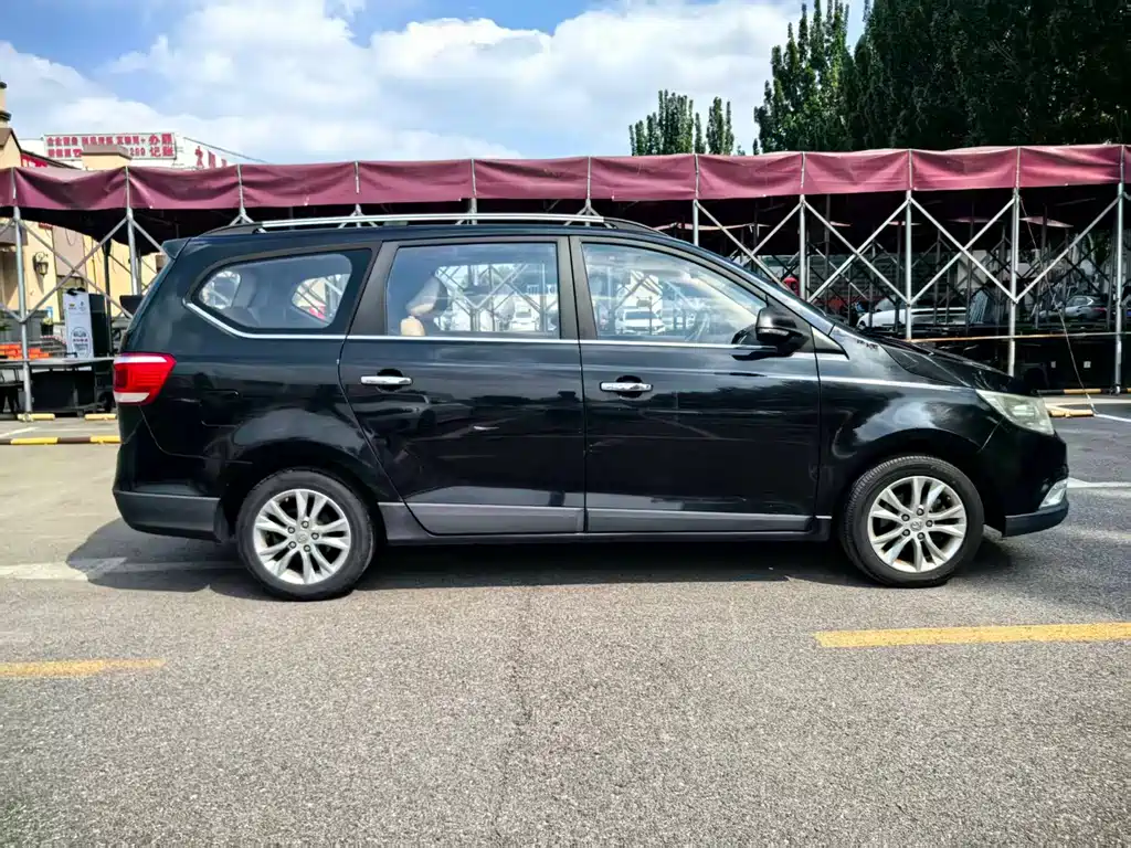 Baojun 730 2014 1.5L MT Comfort 7 мест