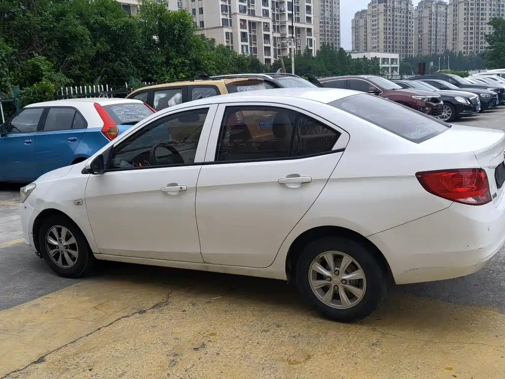 Chevrolet Sail 2015 3 1.3L AMT