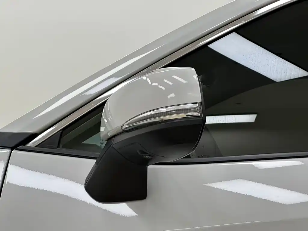 Toyota RAV4 — миниатюра 15