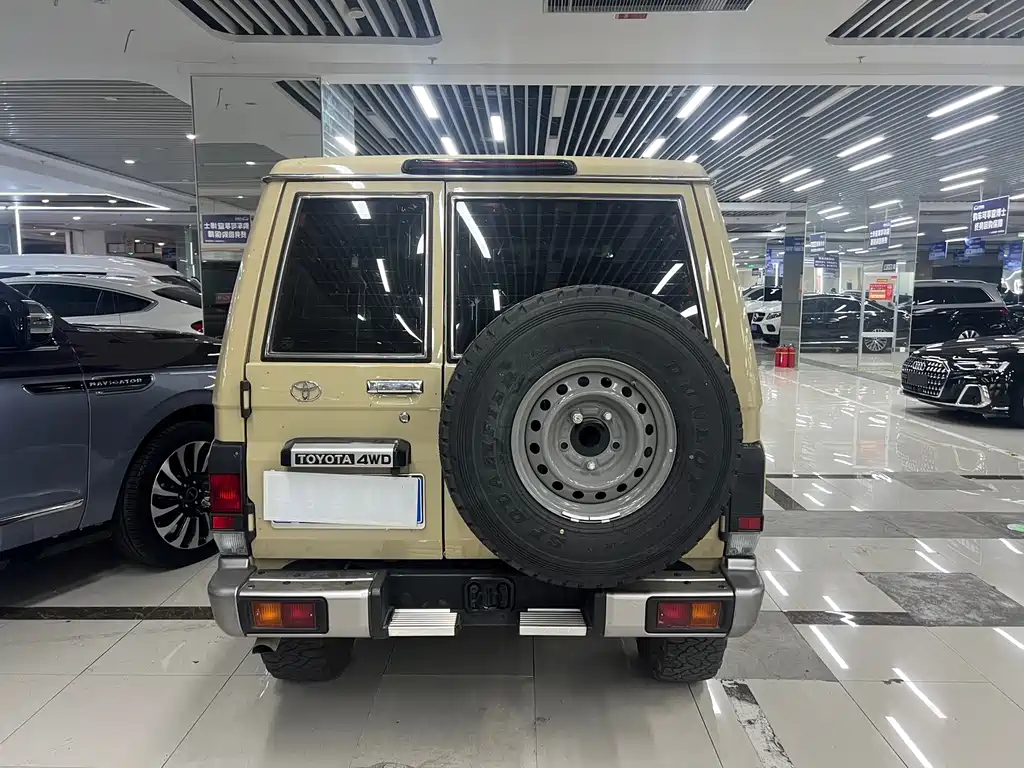 Toyota Land Cruiser LC71 2022 4.0L