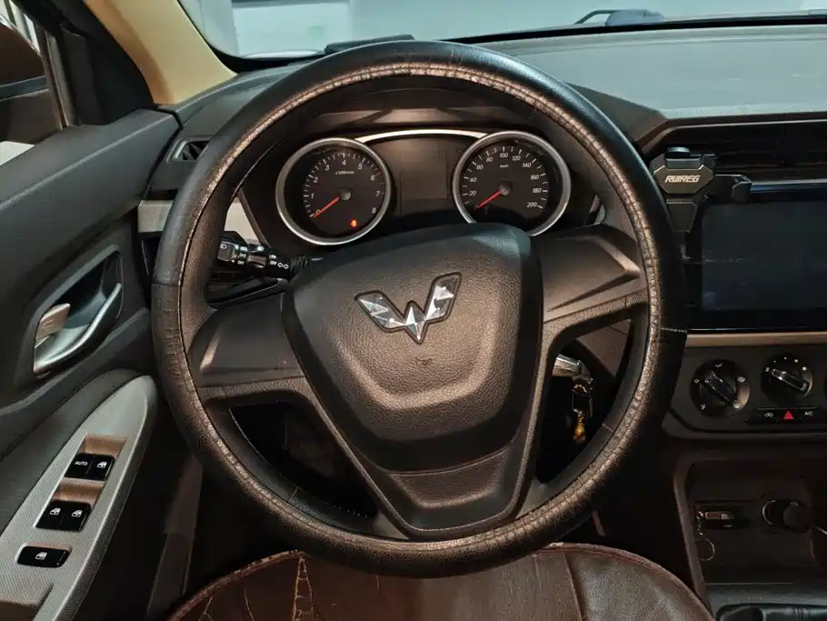 Wuling Hongguang — миниатюра 15