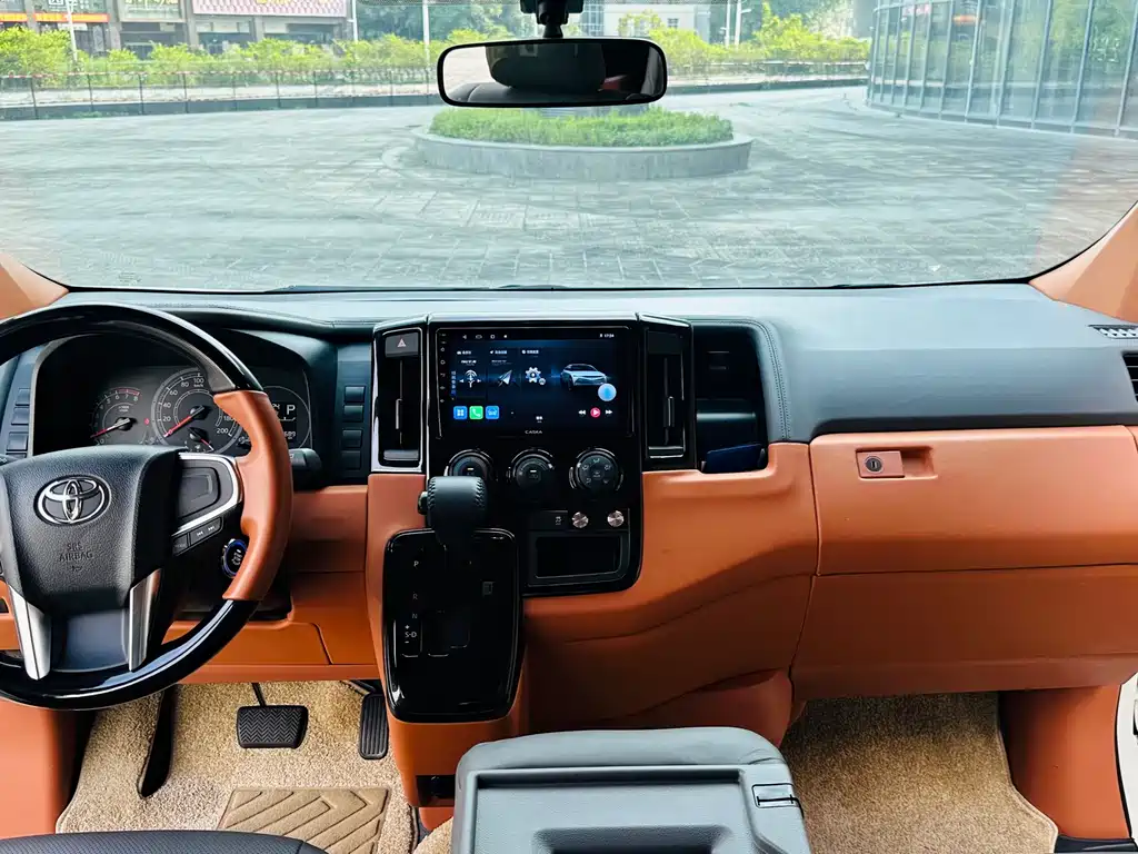 Toyota Granvia 2023 3.5L