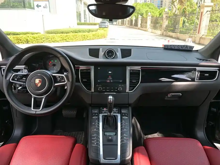 Porsche Macan — миниатюра 4