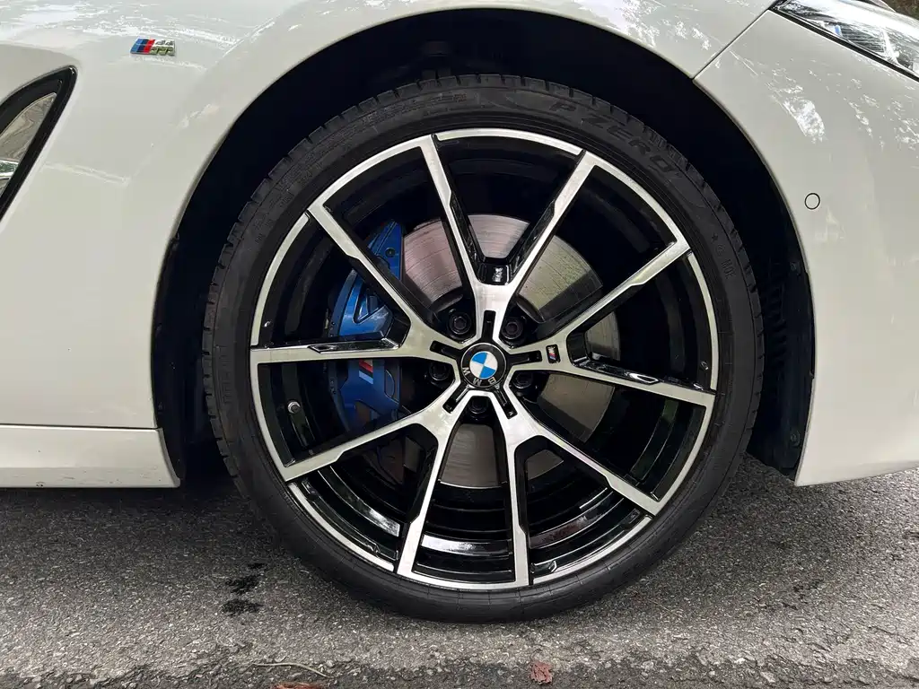 BMW 8 Series — миниатюра 22