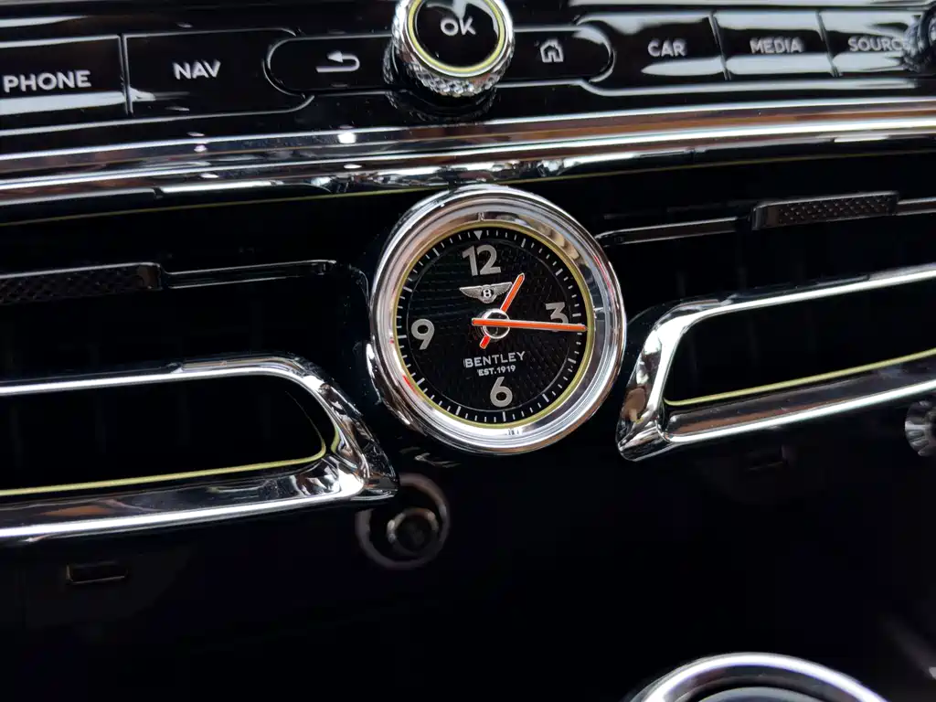 Bentley Flying Spur — миниатюра 25