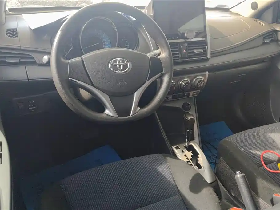 TOYOTA YARIS L ZHIXUAN