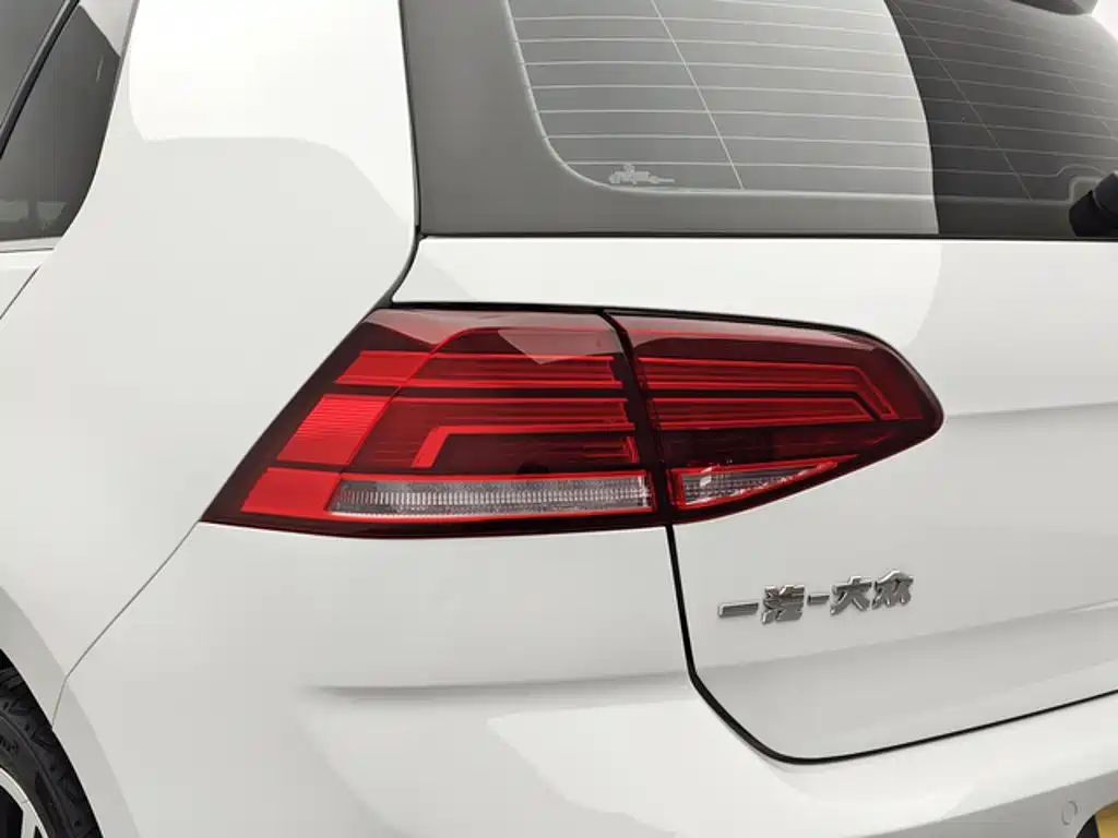 Volkswagen Golf — миниатюра 12