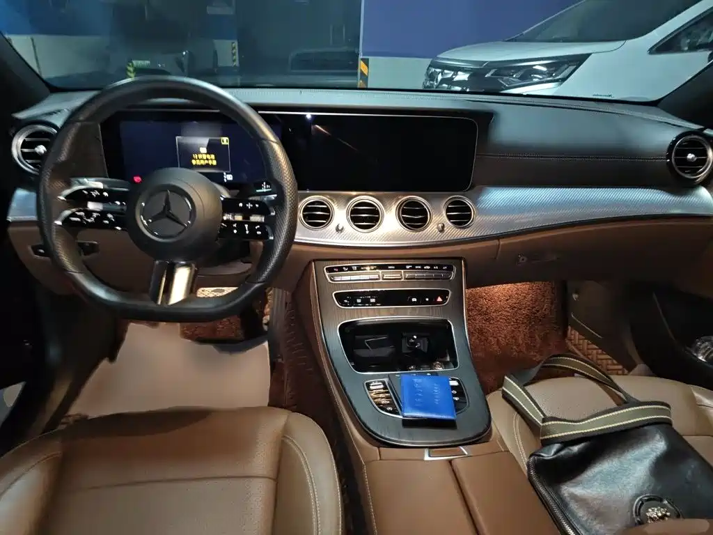 Mercedes-Benz E-Class — миниатюра 13