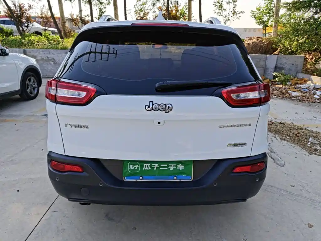 Jeep Cherokee — миниатюра 6