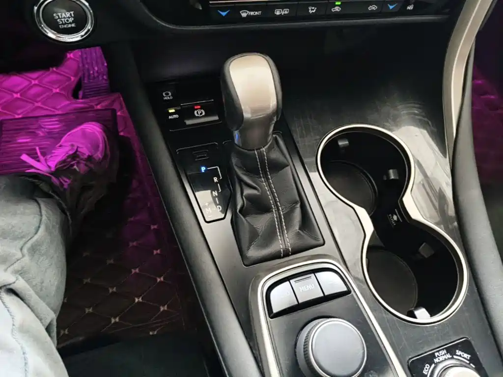 Lexus RX — миниатюра 14