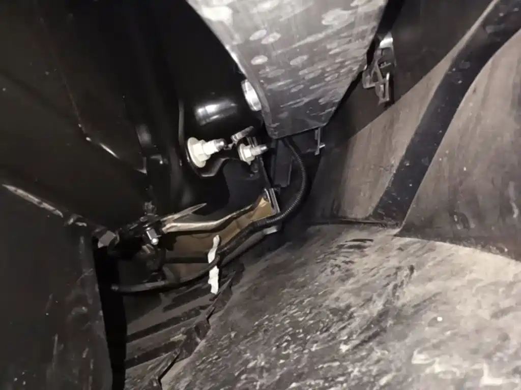 Tesla Model Y — миниатюра 22