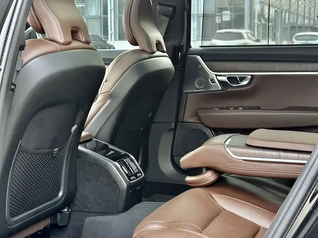 Volvo S90 — миниатюра 6