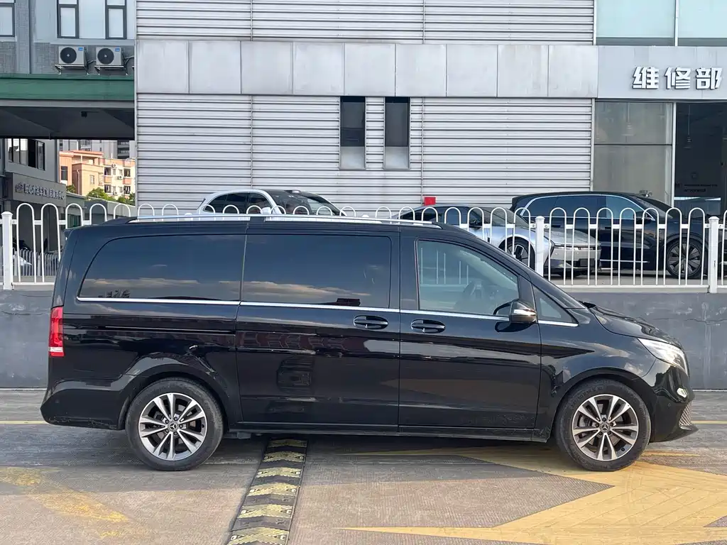 Mercedes-Benz V-Class — миниатюра 7