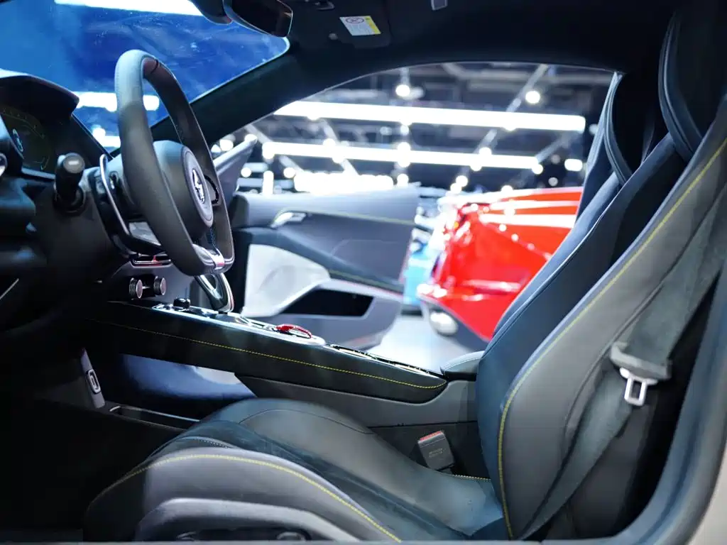 Lotus Emira — миниатюра 11