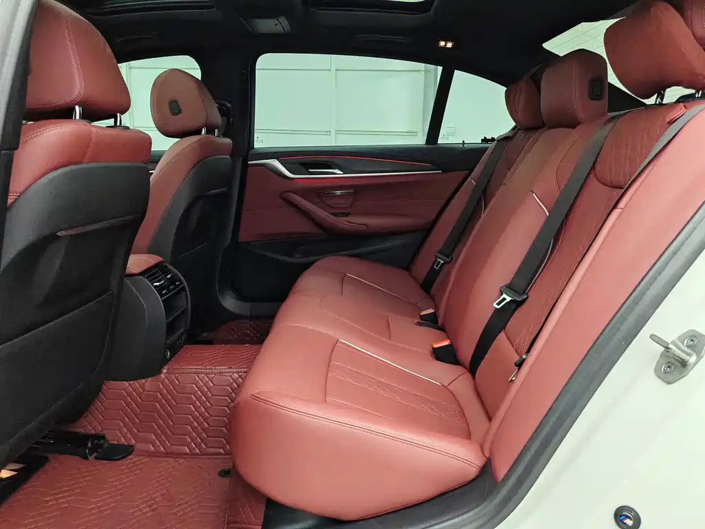 BMW 5 Series New Energy — миниатюра 6