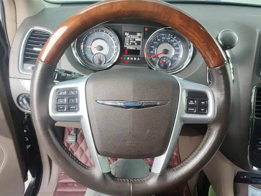 Chrysler Grand Voyager (Import) — миниатюра 15
