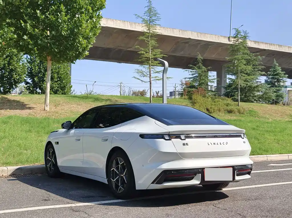 Lynk & Co 10 — миниатюра 12