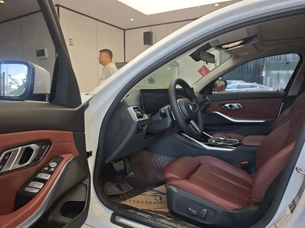 BMW 3 Series — миниатюра 5