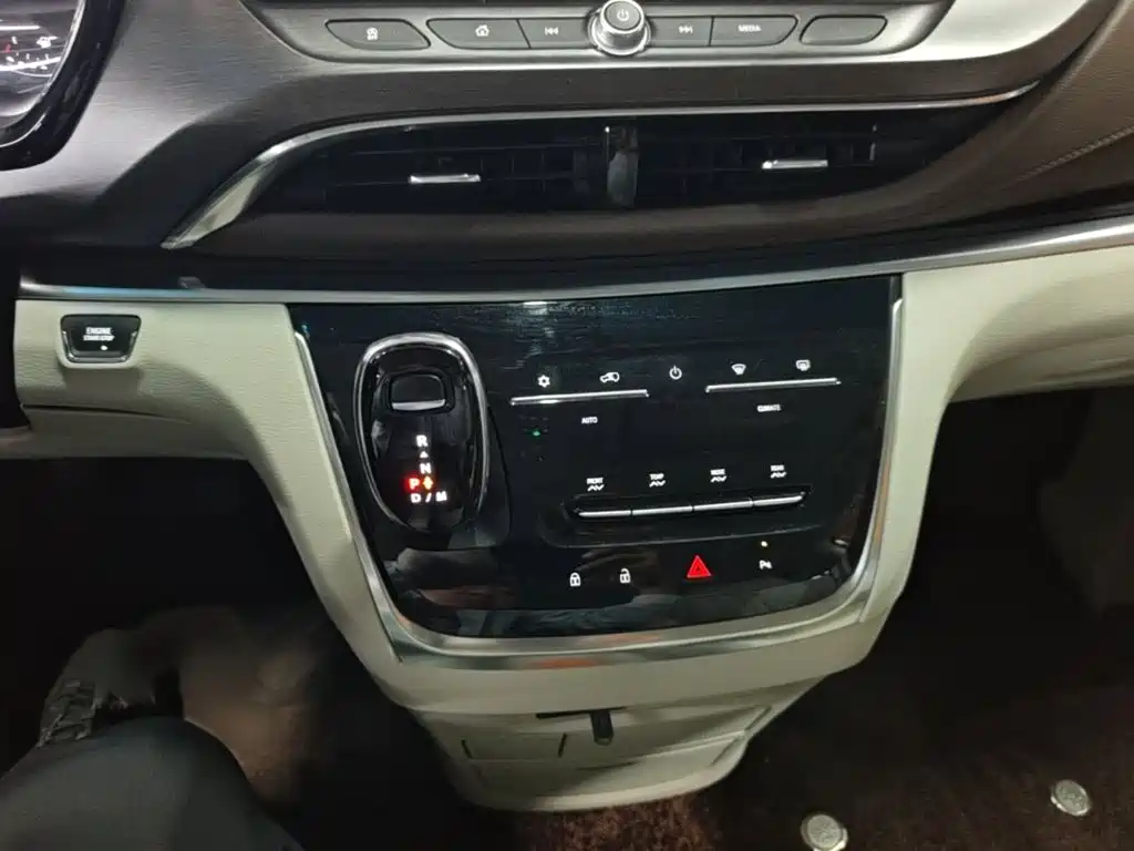 Buick GL8 — миниатюра 12