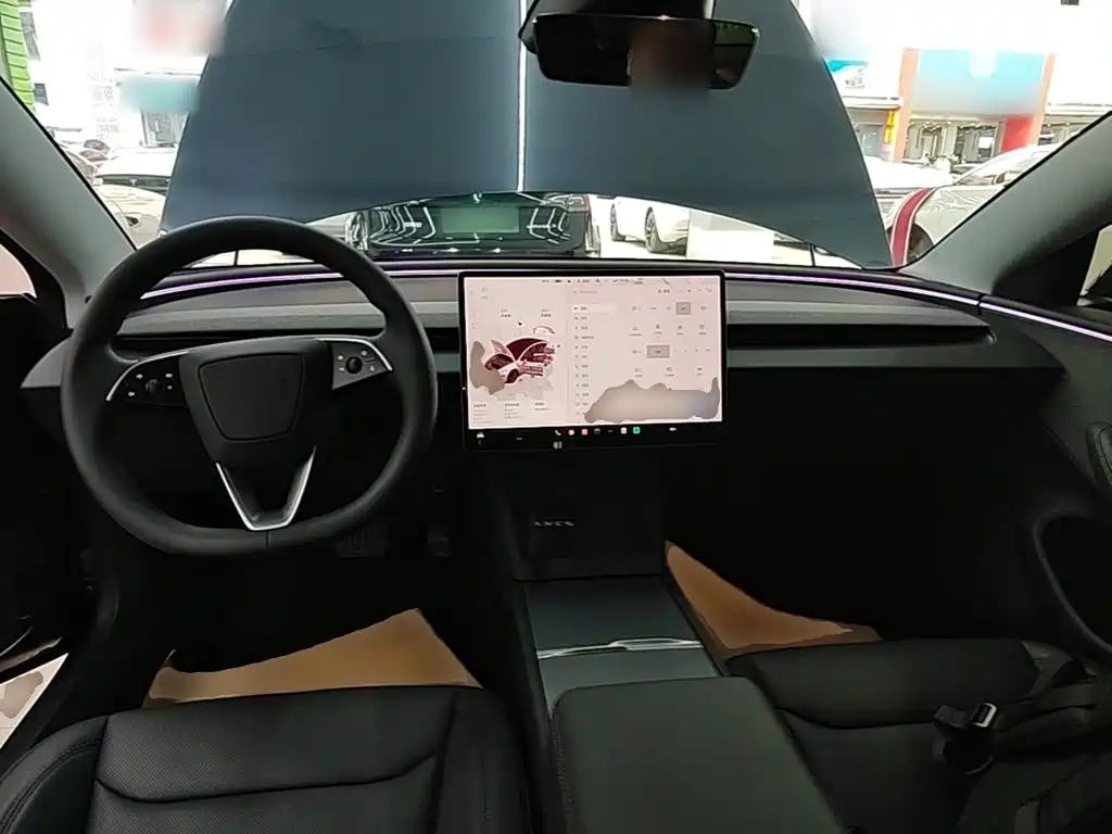 Tesla Model 3 — миниатюра 10