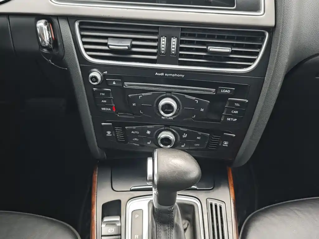 Audi A4L 2013 35 TFSI AT Comfort