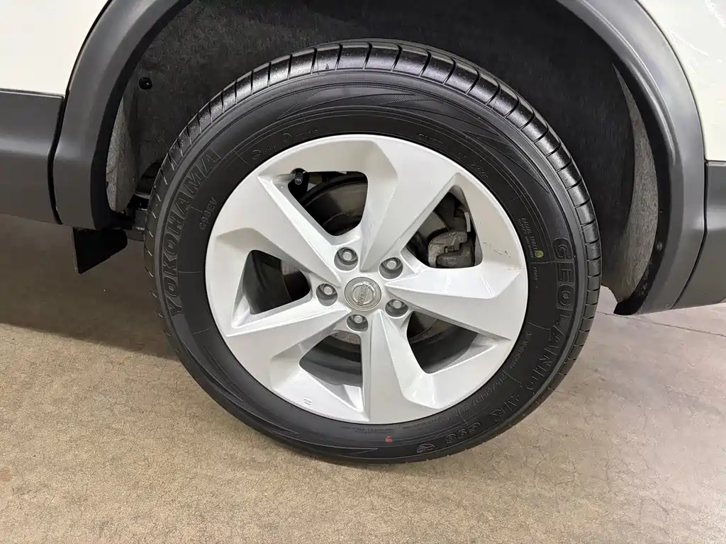 Nissan Qashqai — миниатюра 16