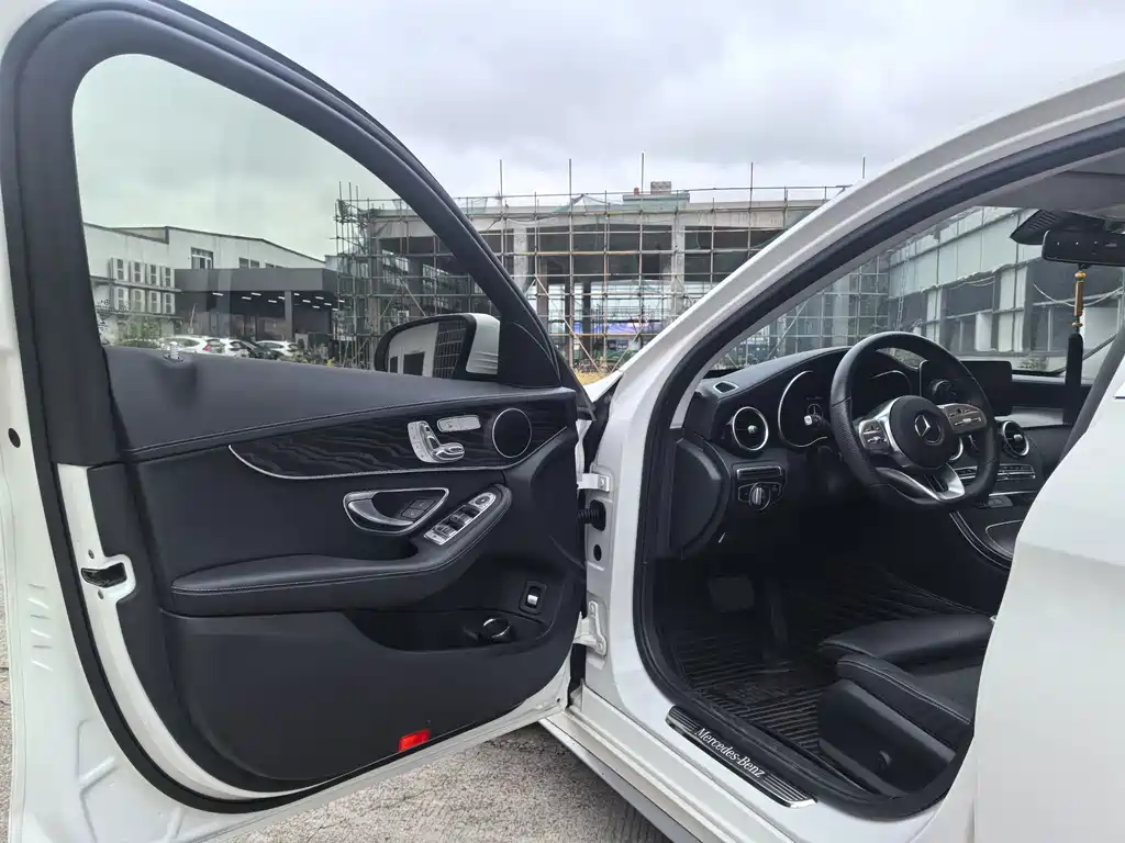 Mercedes-Benz C-Class — миниатюра 4