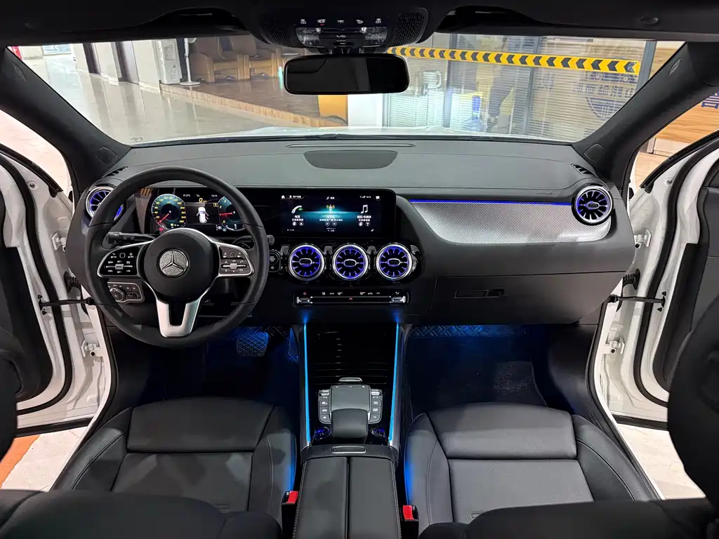 Mercedes-Benz GLA — миниатюра 12