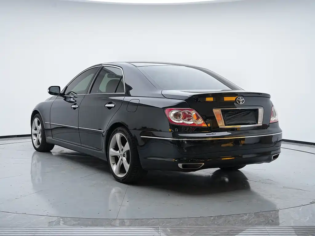 Toyota Reiz — миниатюра 12
