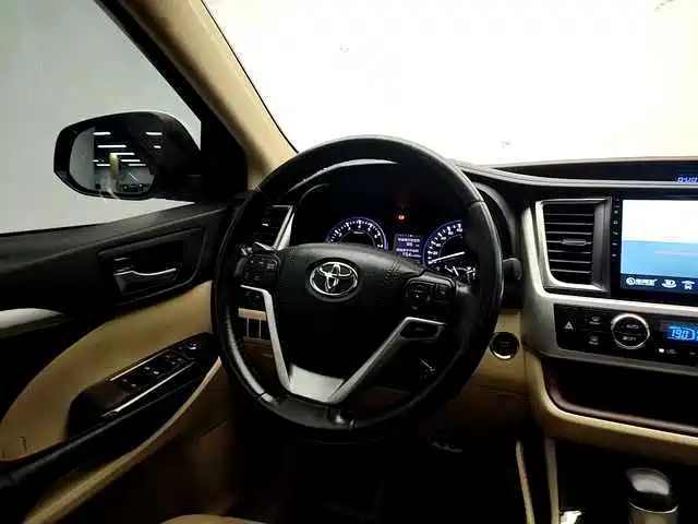 Toyota Highlander — миниатюра 11