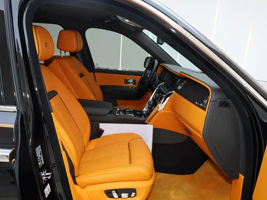Rolls-Royce Cullinan — миниатюра 17