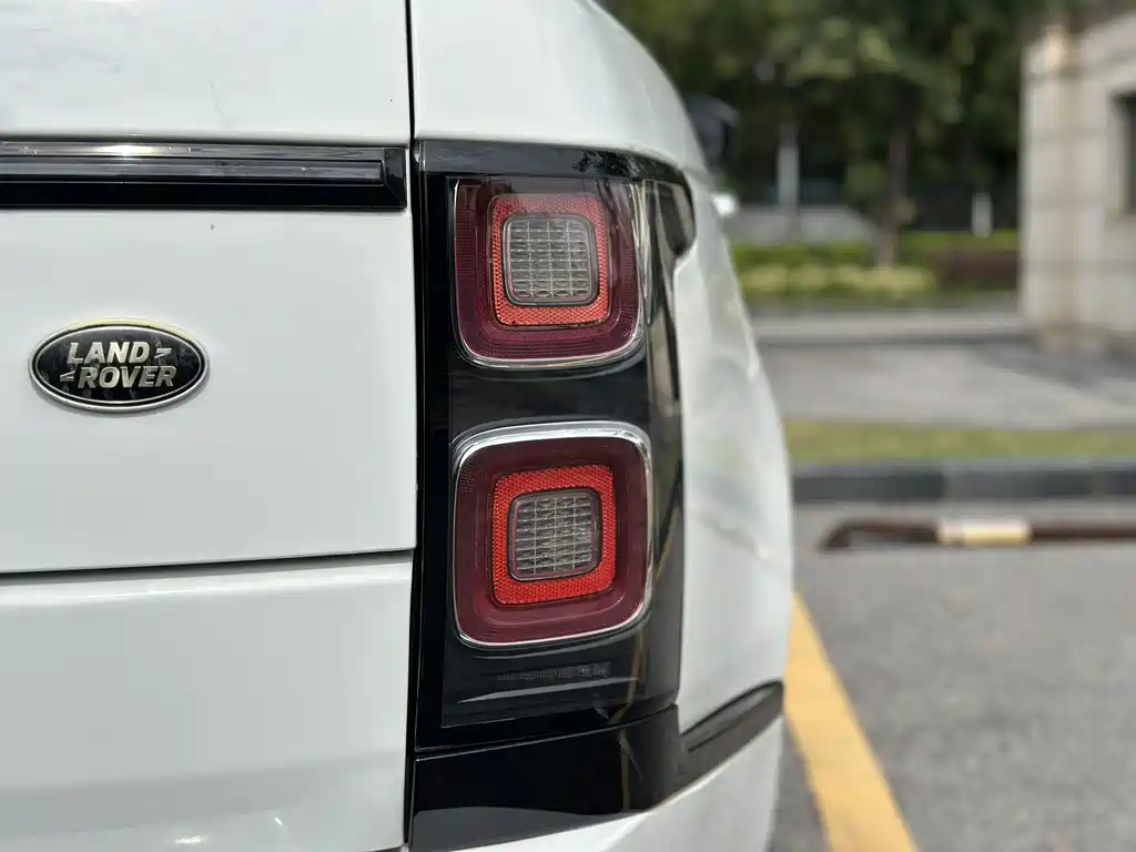 Land Rover Range Rover — миниатюра 20